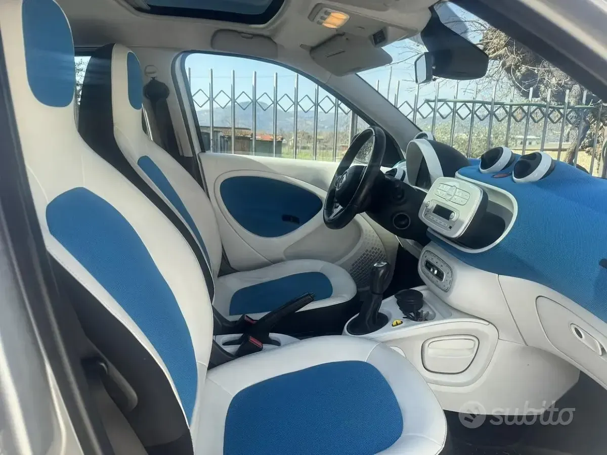 Usata Smart ForFour 71 CV (52 kW) 2016 Bianco Utilitaria