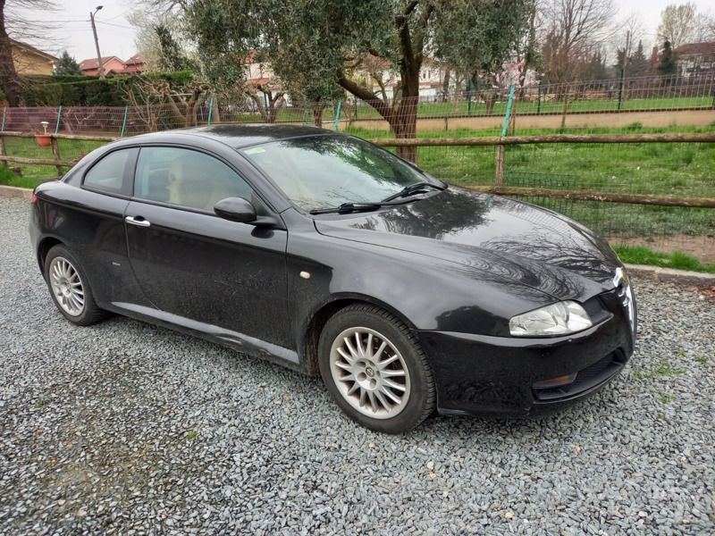 Usata 2004 Alfa Romeo GT Coupé | 2000 € (Buon prezzo) - Immagine 1/4