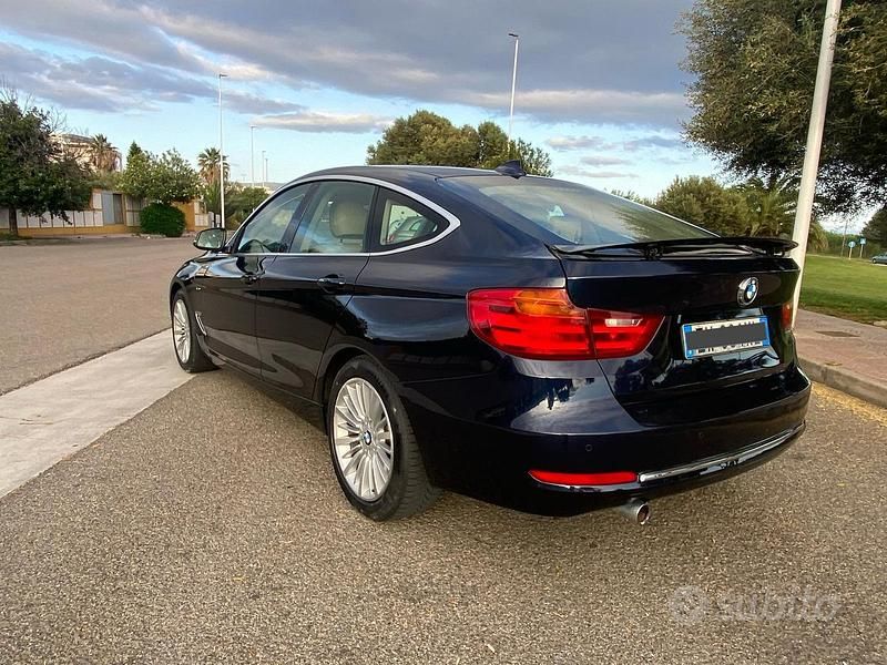 Usata BMW 320 Gran Turismo Luxury Line 184 CV (135 kW) 2015 Blu Utilitaria