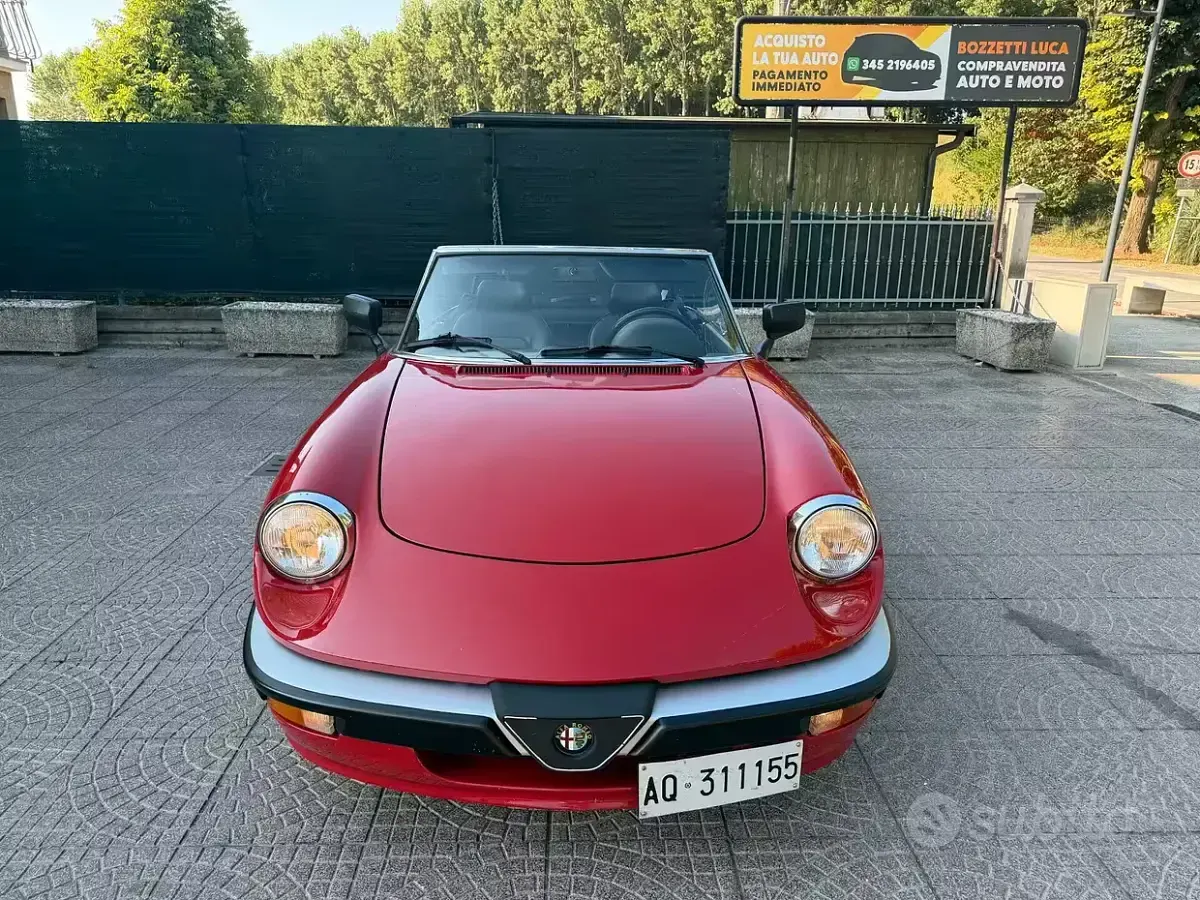 Usata Alfa Romeo Spider 101 CV (74 kW) 1988 Rosso Cabrio