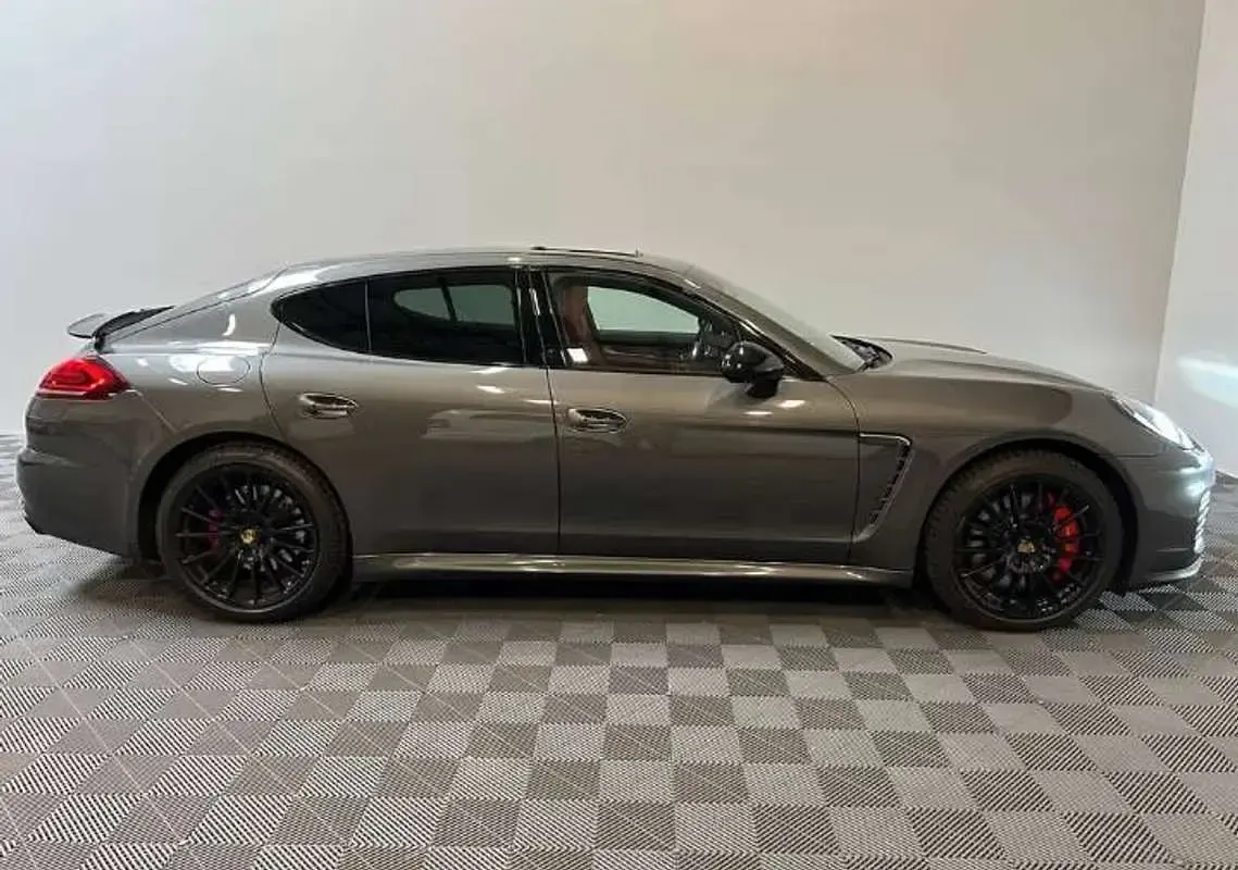 Usata Porsche Panamera 441 CV (324 kW) 2015 Grigio Utilitaria