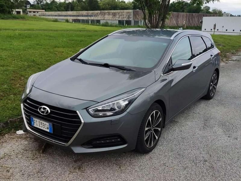 Usata Hyundai i40 141 CV (103 kW) 2016 Grigio Station wagon