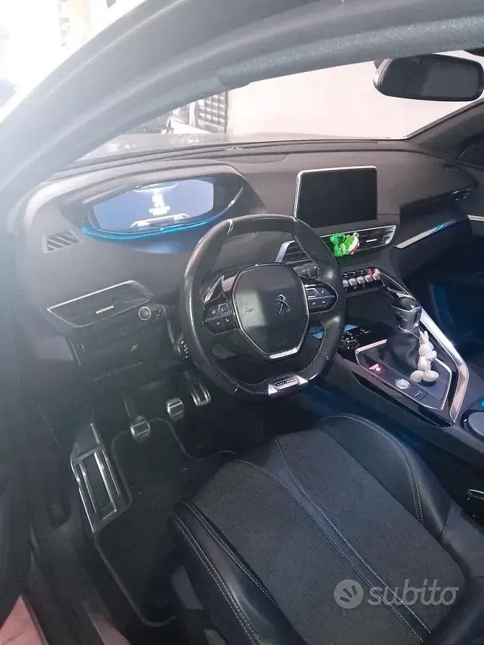 Usata Peugeot 5008 GT-line 120 CV (88 kW) 2017 Grigio SUV