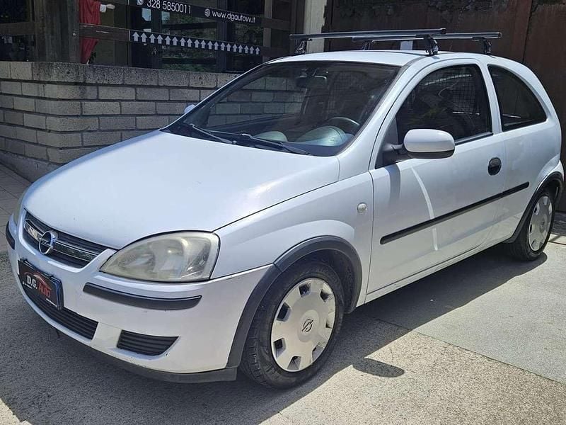 Usata Opel Corsa Club 69 CV (50 kW) 2006 Bianco Berlina