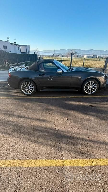 Usata Fiat 124 Spider 140 CV (102 kW) 2017 Grigio Cabrio