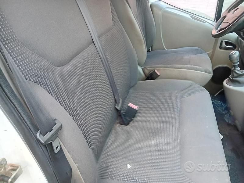 Usata Opel Vivaro 120 CV (88 kW) 2013 Bianco Monovolume