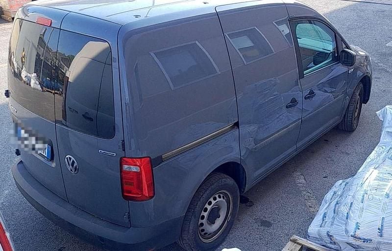 Usata VW Caddy 110 CV (80 kW) 2021 Grigio Monovolume
