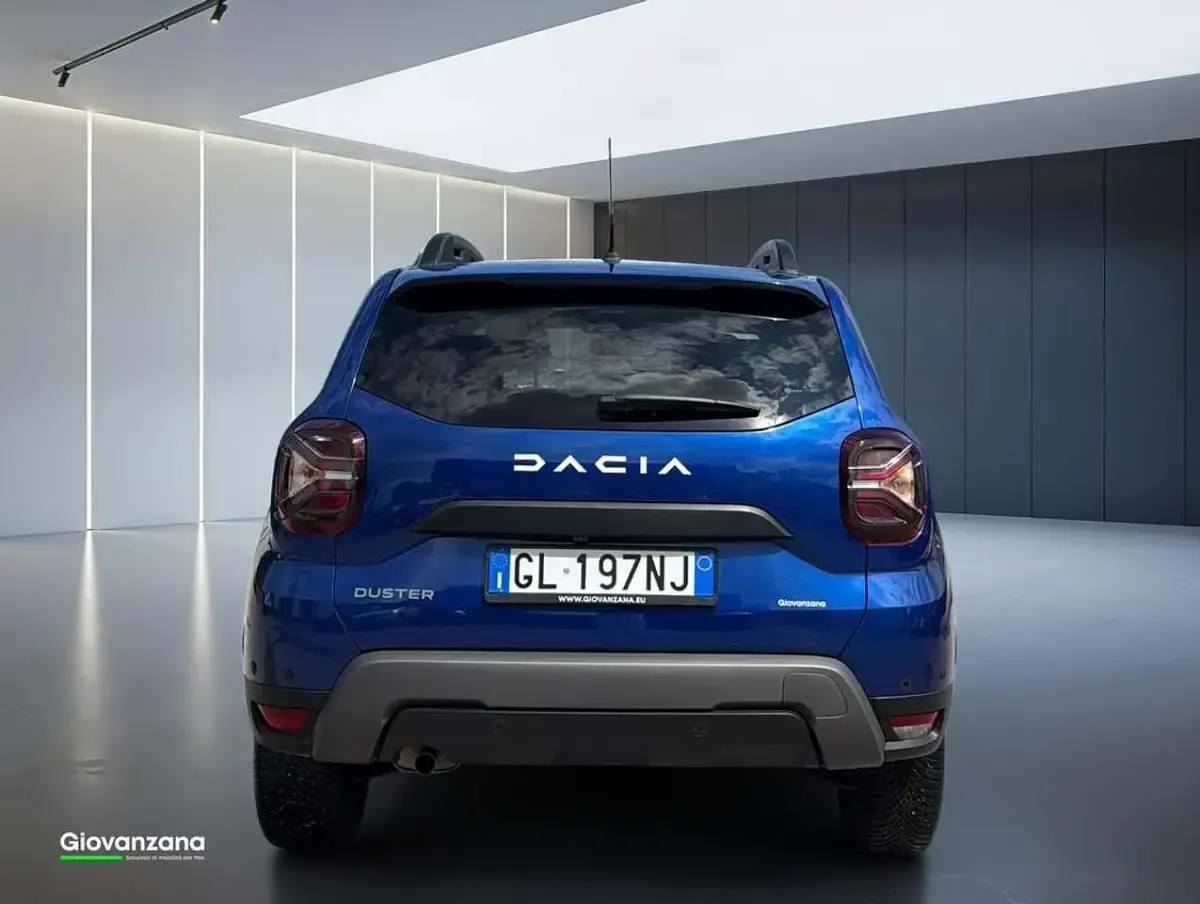 Usata Dacia Duster Journey 101 CV (74 kW) 2023 Blu iron SUV