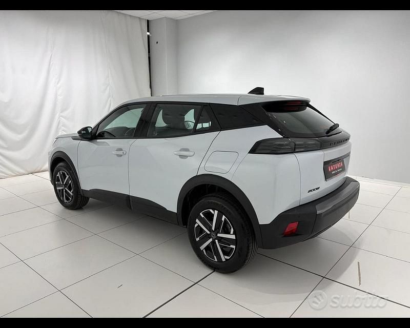 Używany Peugeot 2008 Active 102 KM (75 kW) 2024 Biały SUV
