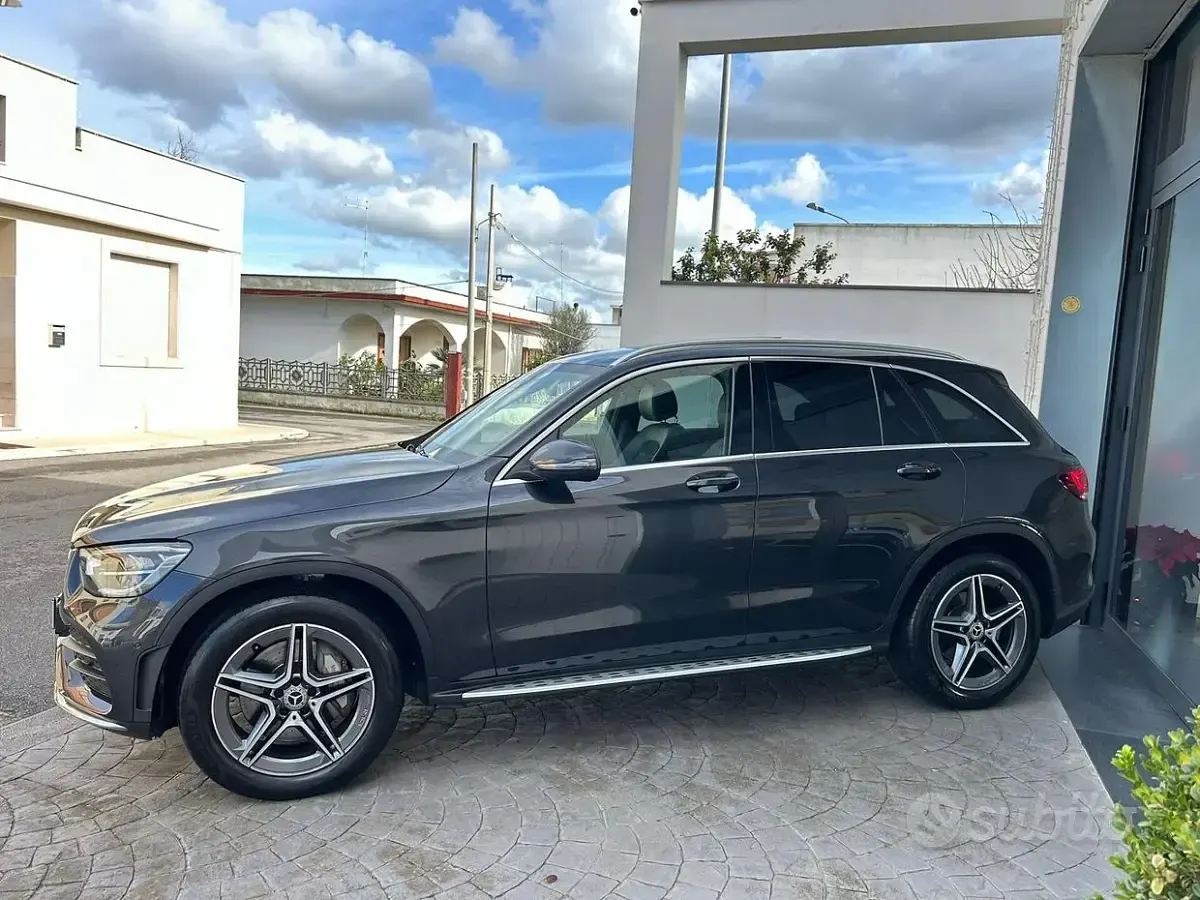 Usata Mercedes GLC220 Premium Plus 194 CV (142 kW) 2022 Grigio SUV