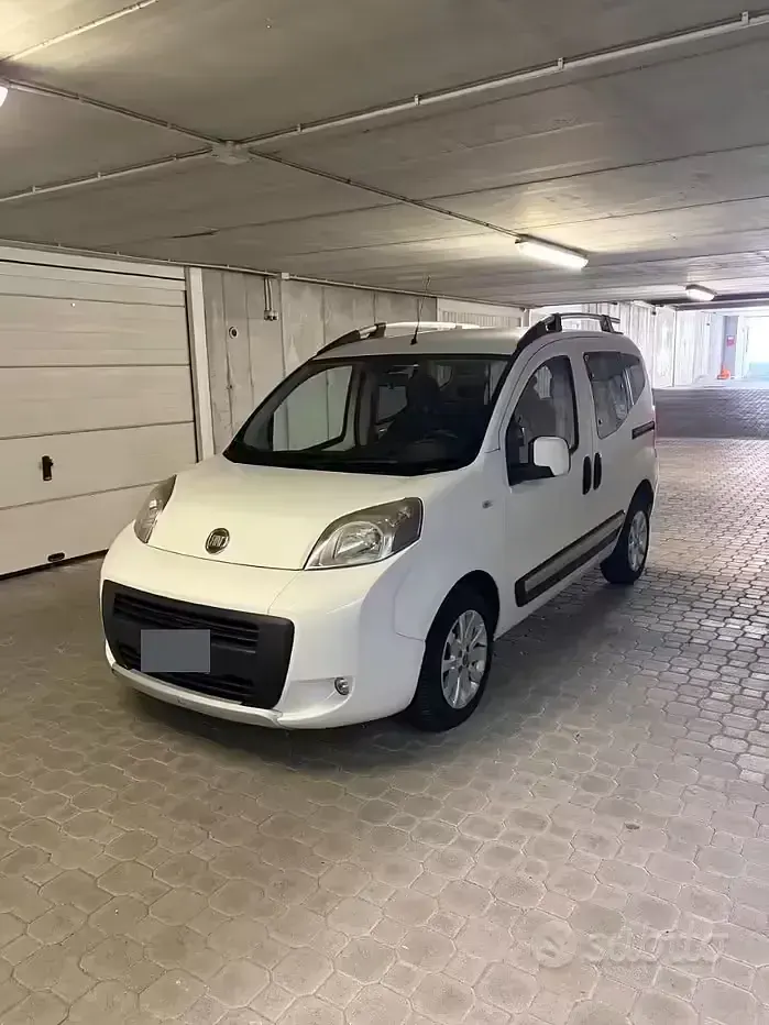 Usata Fiat Qubo Trekking 95 CV (69 kW) 2012 Bianco Monovolume