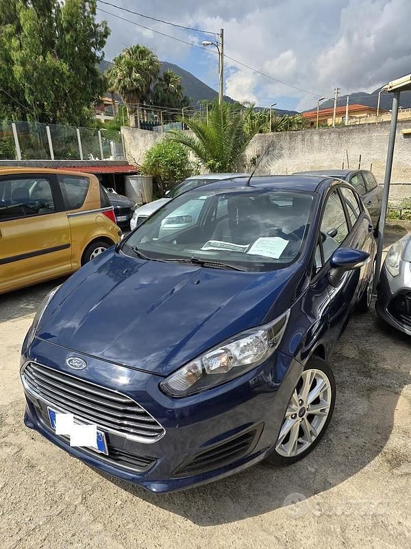 Usata Ford Fiesta Titanium 75 CV (55 kW) 2014 Blu Utilitaria