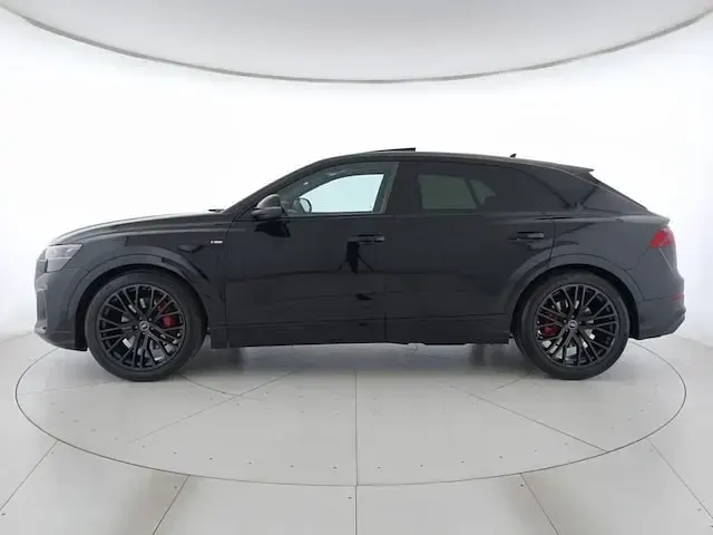 Nuova Audi Q8 S-Line 286 CV (210 kW) 2026 0e nero mito metallizzato SUV