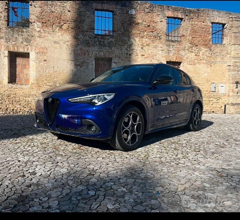 Usata Alfa Romeo Stelvio Business 190 CV (139 kW) 2020 Blu SUV