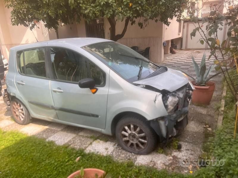 Usata Renault Modus 2006 Grigio Monovolume