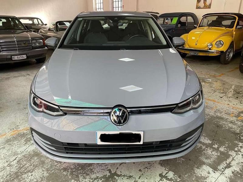 Usata VW Golf VIII Life 150 CV (110 kW) 2020 Argento Berlina
