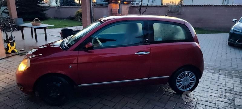Usata Lancia Ypsilon 60 CV (44 kW) 2007 Rosso Utilitaria