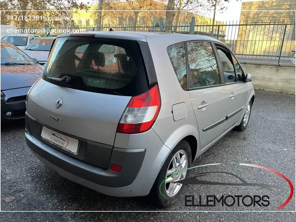 Usata Renault Scénic 119 CV (87 kW) 2005 Argento Monovolume