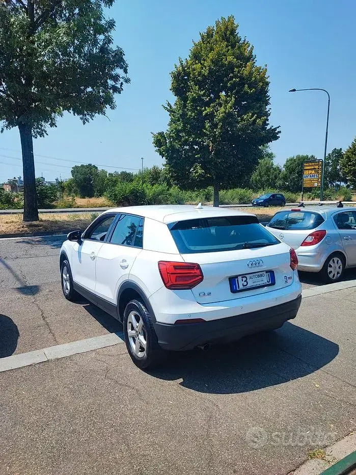 Usata Audi Q2 Business 116 CV (85 kW) 2017 Bianco SUV