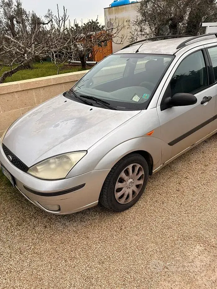 Usata Ford Focus 100 CV (73 kW) 2002 Grigio Berlina