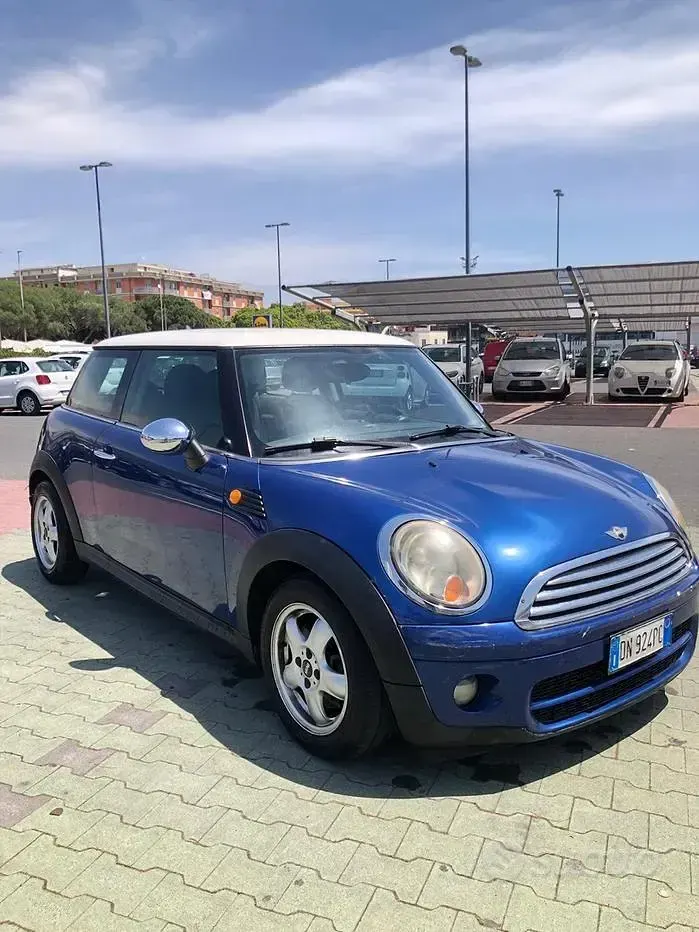 Usata Mini Cooper D 109 CV (80 kW) 2008 Blu Utilitaria