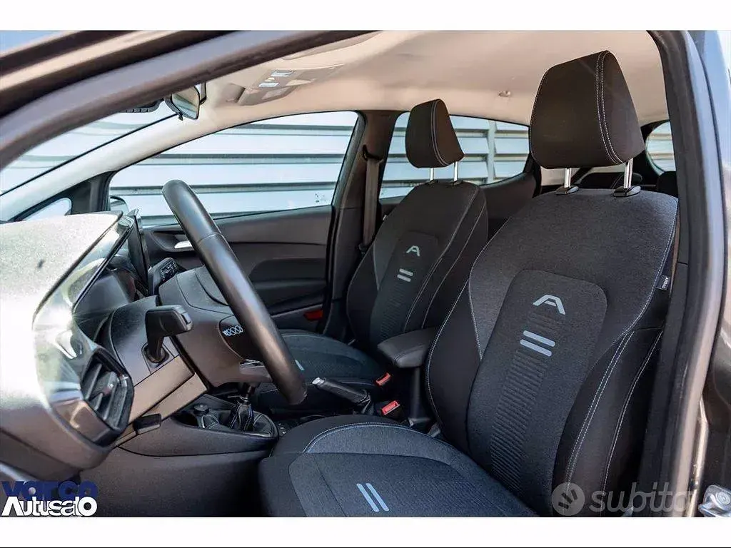 Usata Ford Fiesta Active 125 CV (91 kW) 2023 Grigio Utilitaria