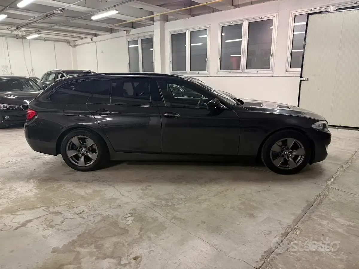 Usata BMW 520 Efficient Dynamics 184 CV (135 kW) 2011 Grigio Station wagon
