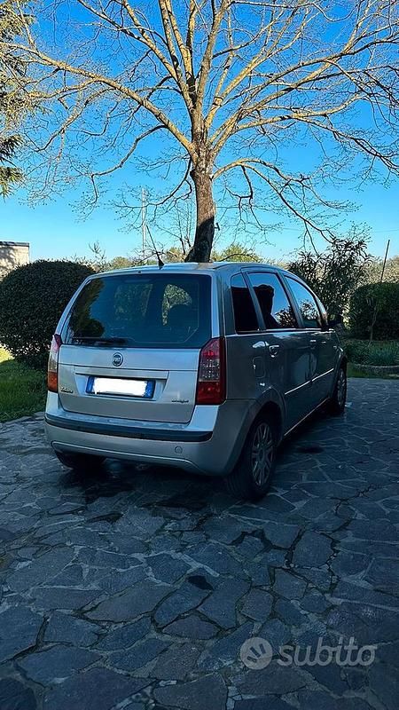 Usata Fiat Idea 70 CV (51 kW) 2004 Grigio Monovolume