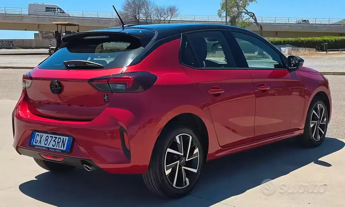 Usata Opel Corsa 101 CV (74 kW) 2025 Rosso Utilitaria