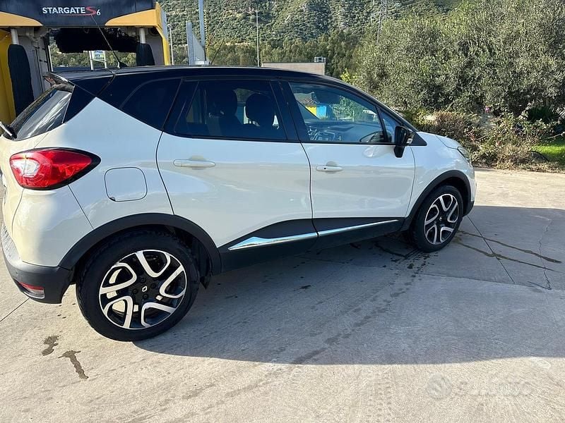 Usata Renault Captur 90 CV (66 kW) 2016 SUV