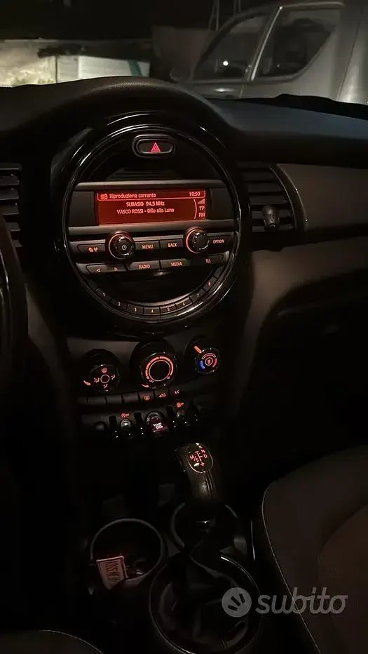 Usata Mini Cooper 116 CV (85 kW) 2017 Grigio Utilitaria