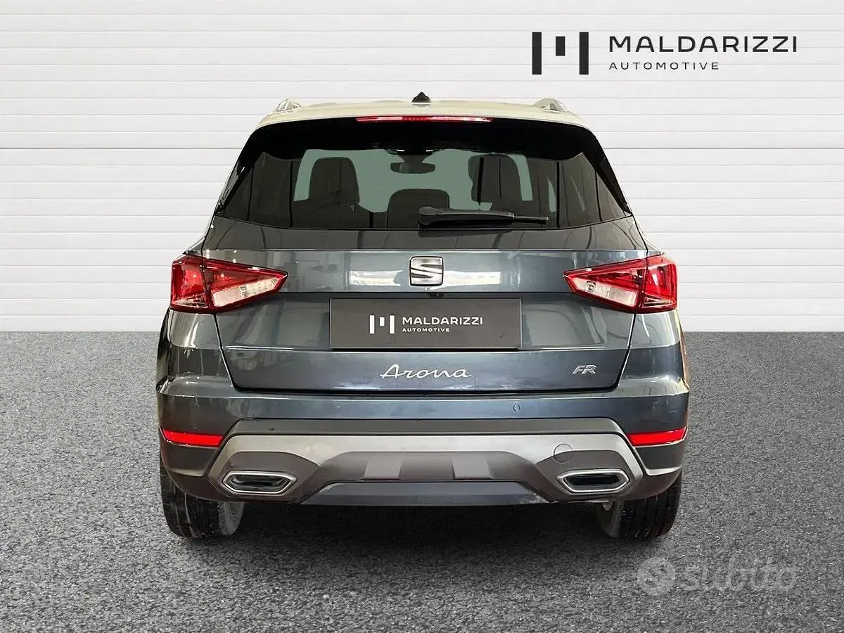 Begagnad Seat Arona FR 95 HK (69 kW) 2023 Grå SUV