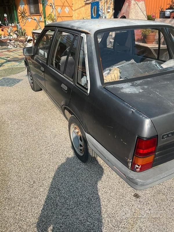 Usata Opel Corsa 1989 Grigio Berlina