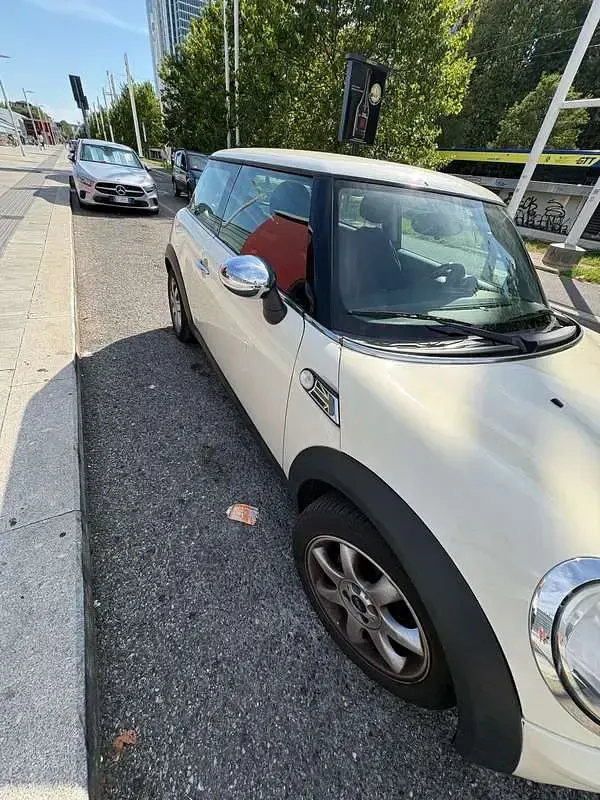 Usata Mini ONE 98 CV (72 kW) 2010 Utilitaria