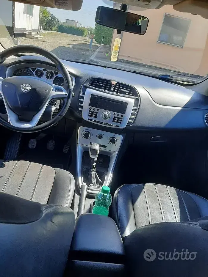 Usata Lancia Delta 120 CV (88 kW) 2009 Nero Utilitaria