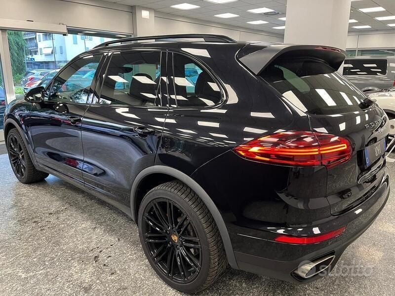 Usata Porsche Cayenne 250 CV (183 kW) 2015 Nero SUV