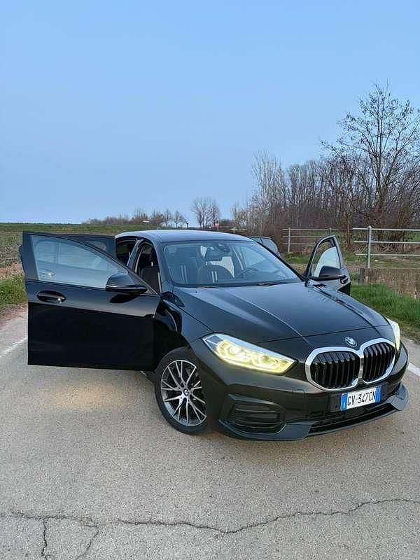 Usata BMW 118 Luxury Line 136 CV (100 kW) 2021 Nero Utilitaria