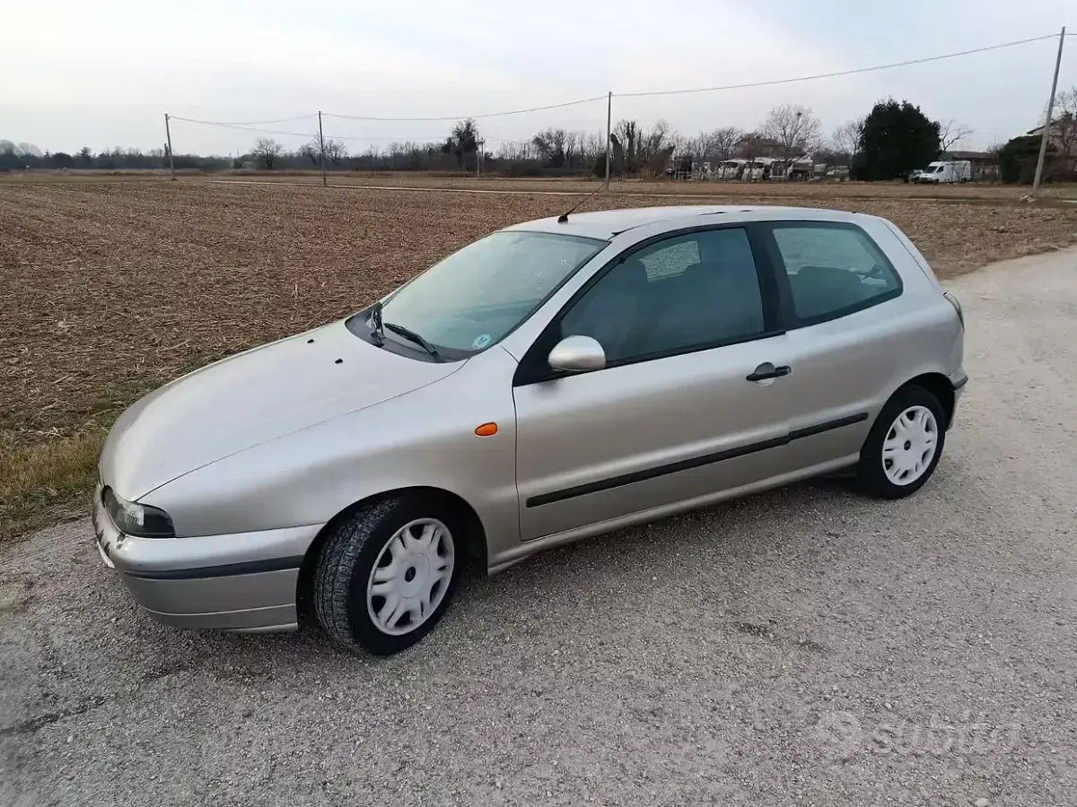 Usata Fiat Bravo 80 CV (58 kW) 2001 Grigio Utilitaria