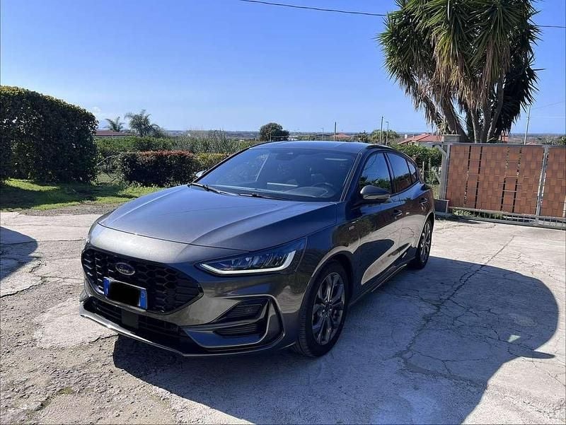 Usata Ford Focus ST-Line 116 CV (85 kW) 2024 Grigio Berlina