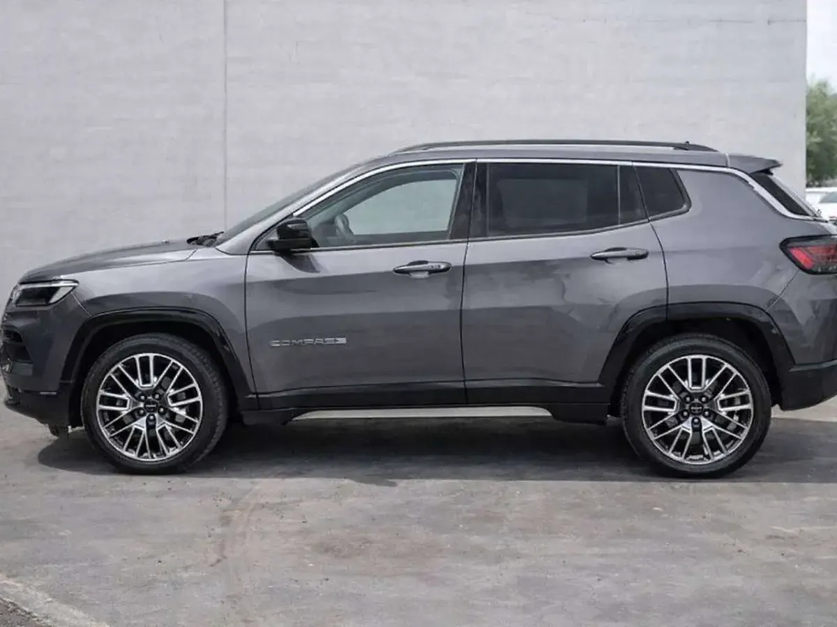 Usata Jeep Compass Summit 131 CV (96 kW) 2025 Grigio graphite SUV