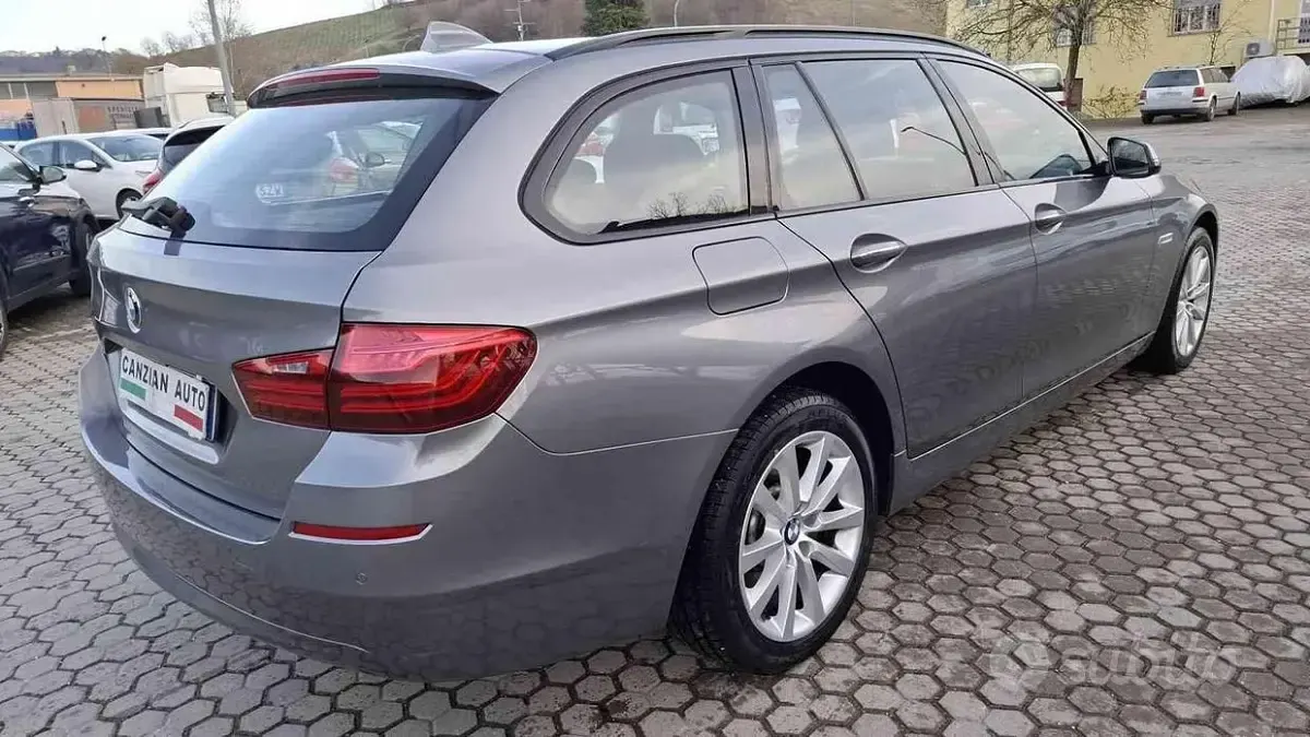 Usata BMW 530 Luxury Line 258 CV (189 kW) 2015 Grigio Station wagon