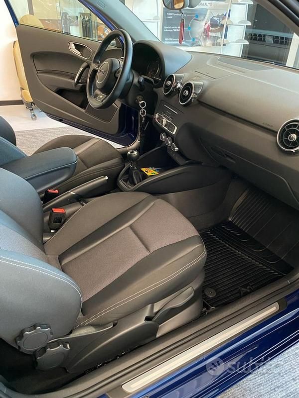 Usata Audi A1 90 CV (66 kW) 2016 Blu Utilitaria