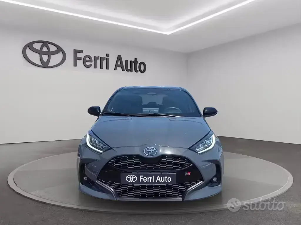 Usata Toyota Yaris Sport 131 CV (96 kW) 2025 Nero Utilitaria