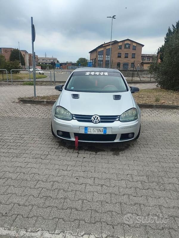 Usata VW Golf V 115 CV (84 kW) 2004 Grigio Utilitaria