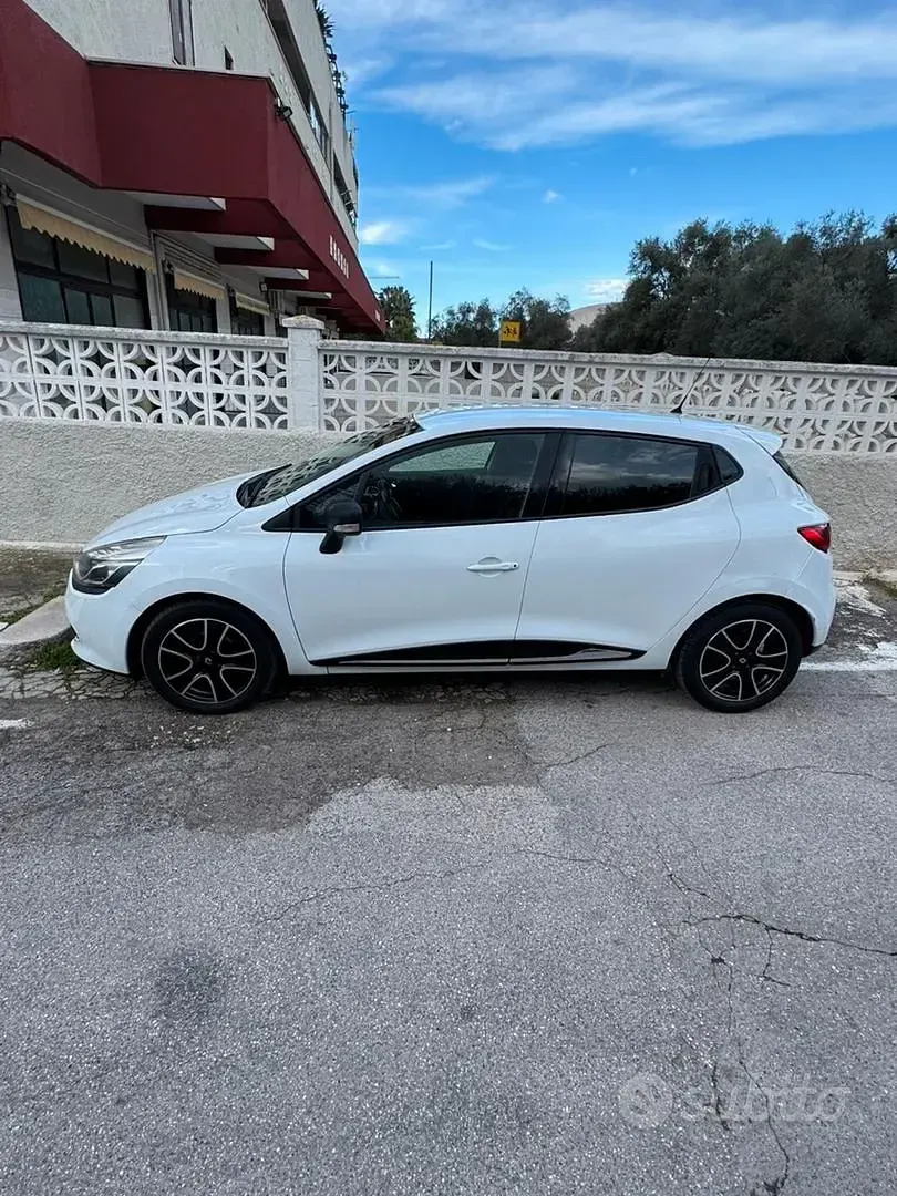 Usata Renault Clio 75 CV (55 kW) 2013 Bianco Berlina