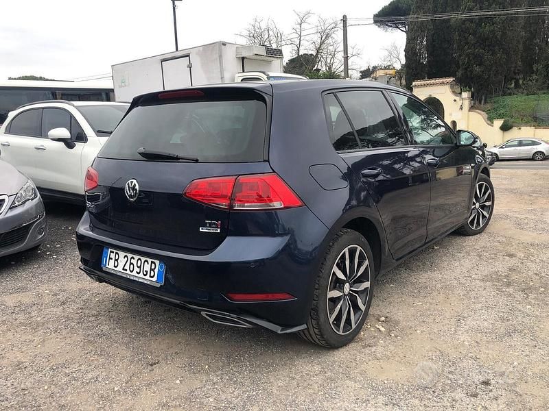 Usata VW Golf VII Highline 110 CV (80 kW) 2015 Blu Berlina