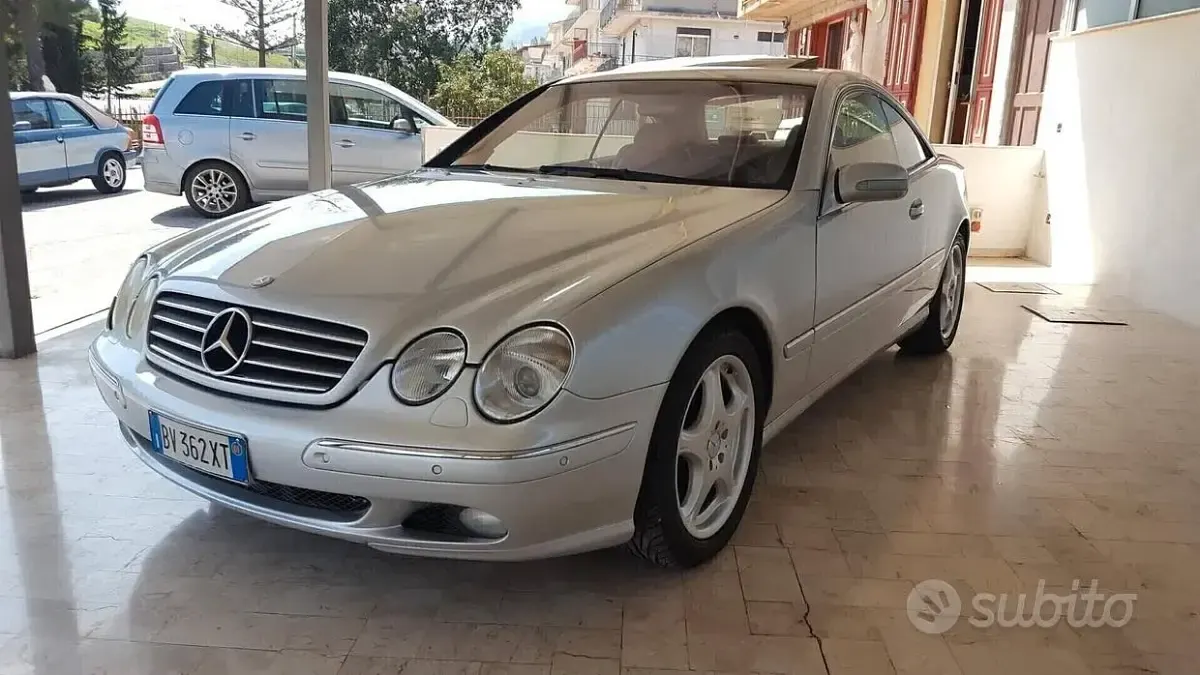 Usata Mercedes CL500 306 CV (225 kW) 2001 Grigio Coupé