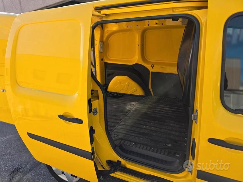 Usata Renault Kangoo 90 CV (66 kW) 2018 Giallo Berlina