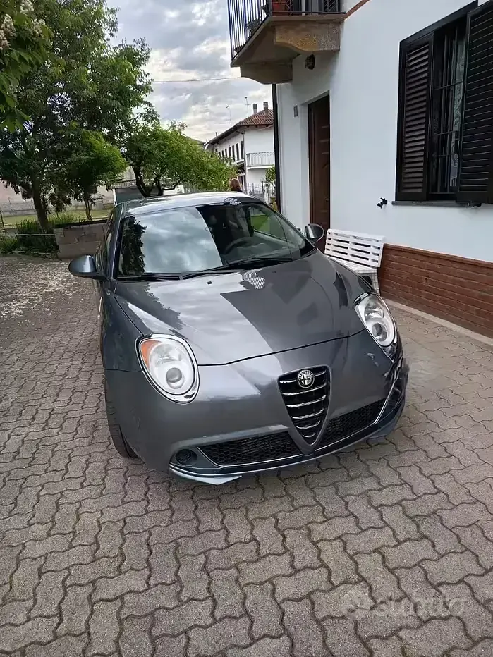 Usata Alfa Romeo MiTo 120 CV (88 kW) 2010 Grigio Utilitaria