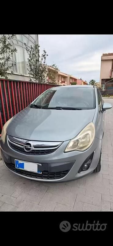 Usata Opel Corsa 75 CV (55 kW) 2011 Utilitaria